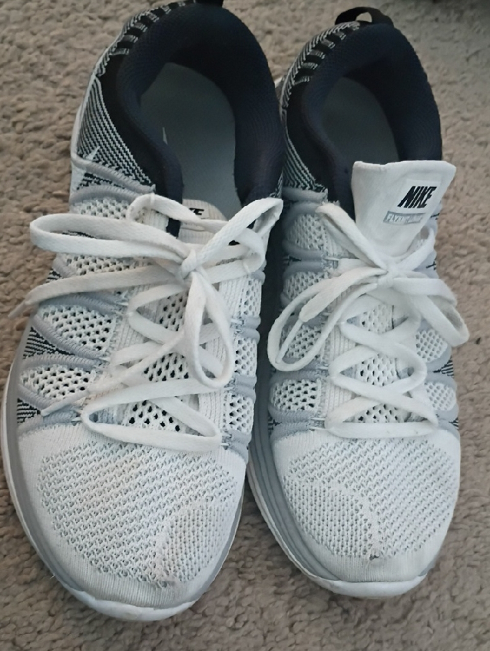 Nike Women's White and Black Knit Athletic Shoes